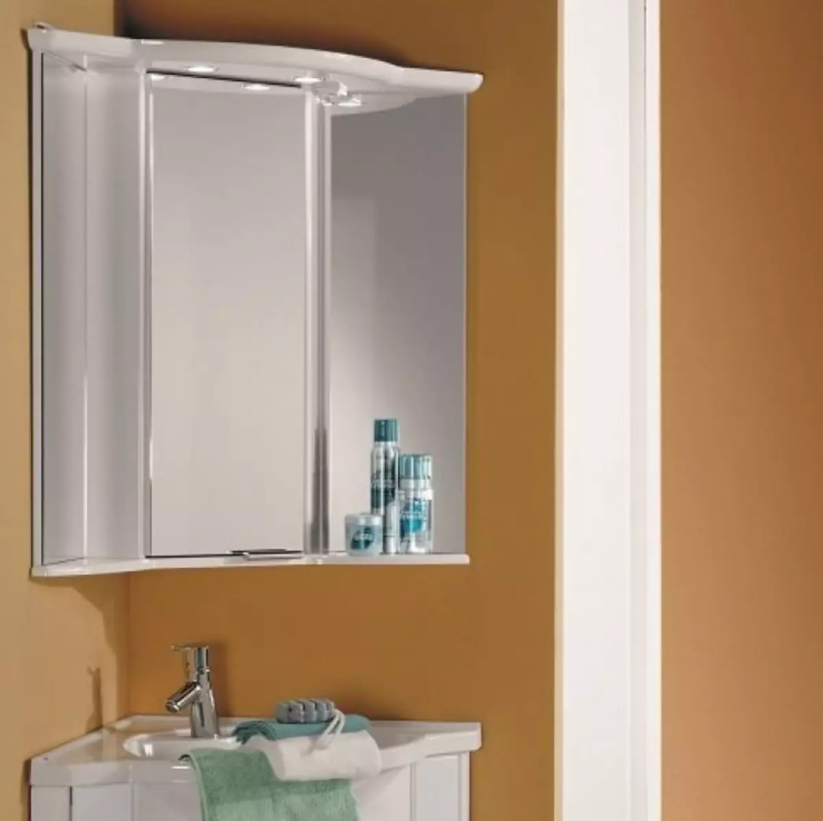 Шкаф с зеркалом для ванной комнаты навесной