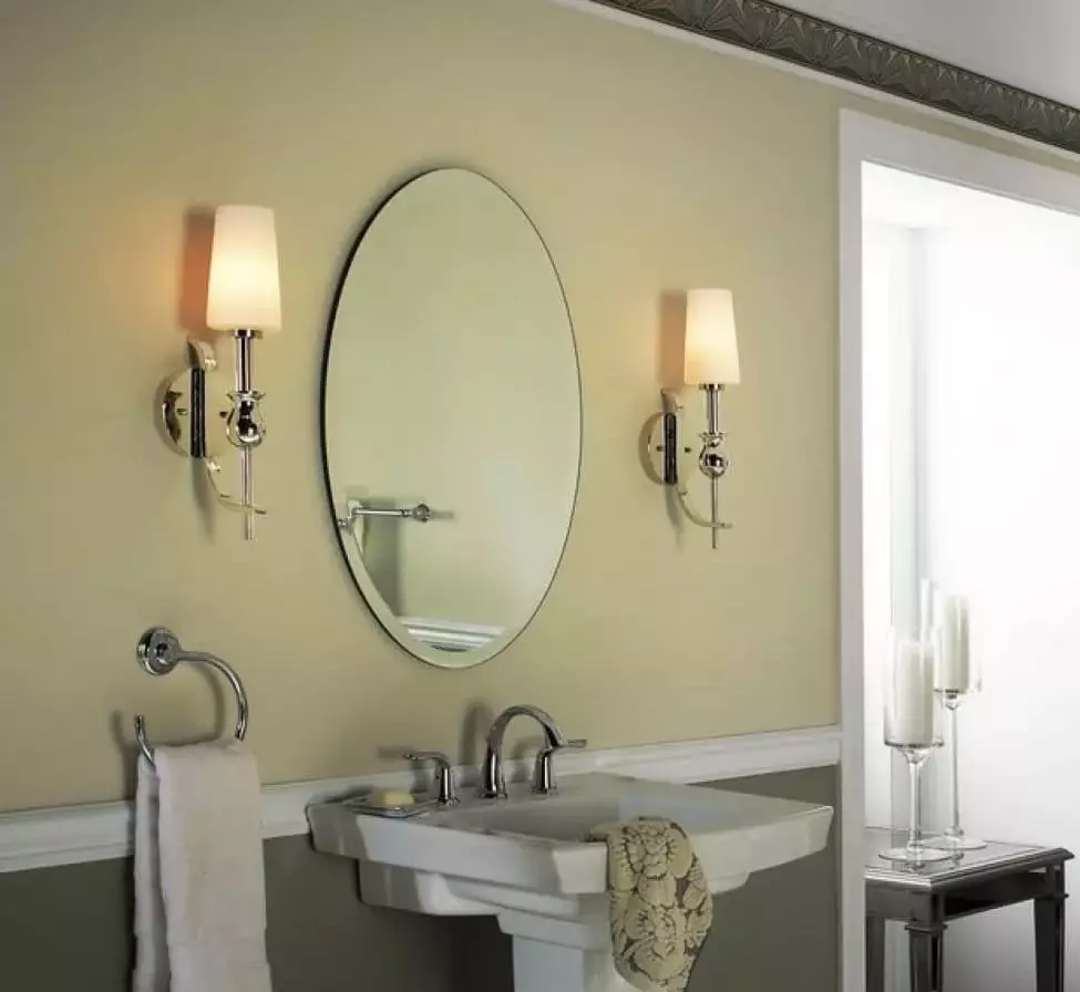 Ovális tükör a fürdőszobában: Hogyan válasszunk tükör egy ovális peremben? Mit kell figyelni? 10431_6