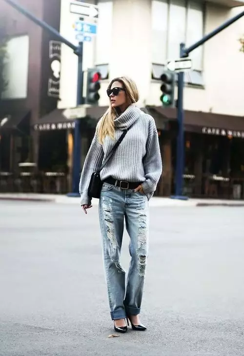 Sweater oversiz (89 foto): Çfarë duhet të veshin një triko rrethuese, modele të lira dhe të mëdha të modës 1043_73