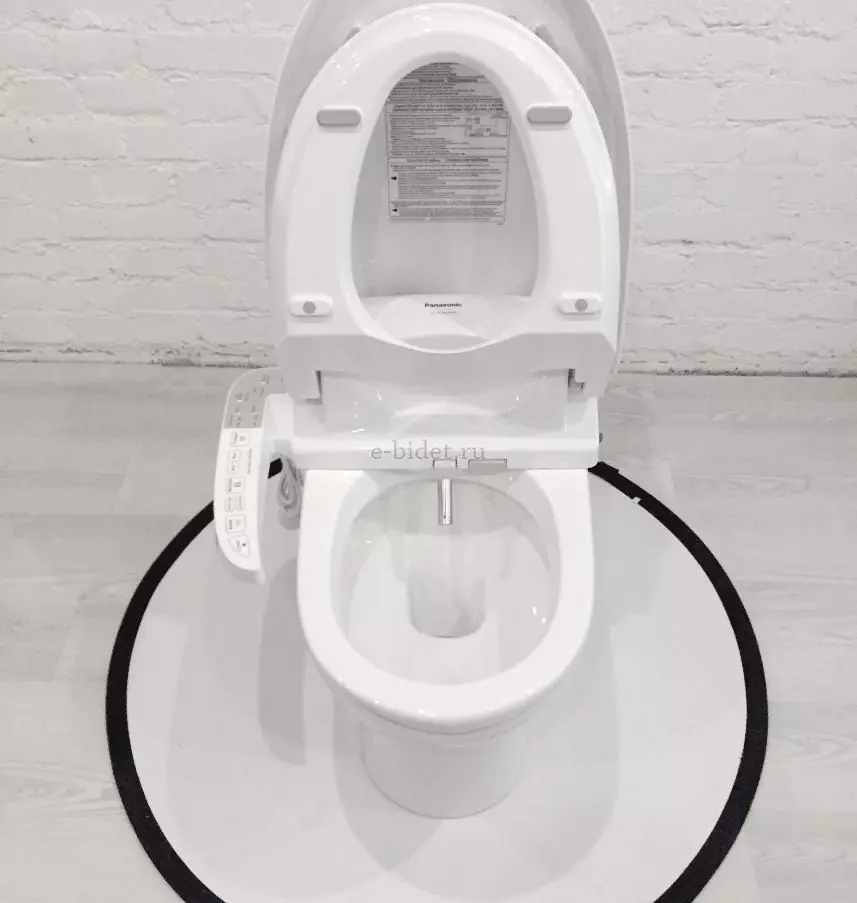 Smart Toilet: Mga matang sa elektronik nga modelo nga adunay control panel. Mga kasilyas sa Korea ug mga kasilyas sa ubang mga tiggama 10467_25