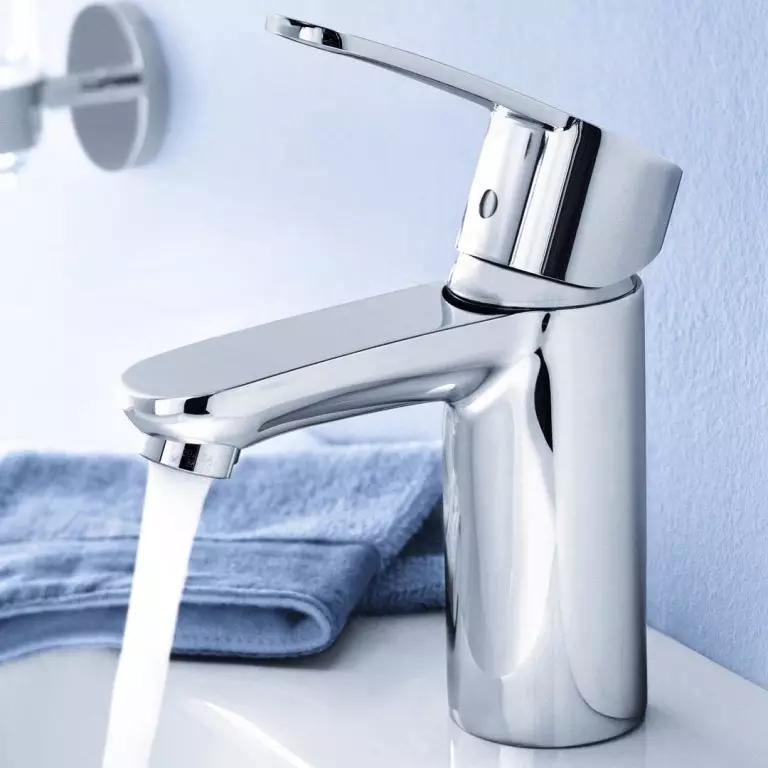 Grohe urang kasehatan pancuran: a set jeung mixers na waterboards, Bauflow na Baucurve review, model jeung selang na thermostat 10468_6