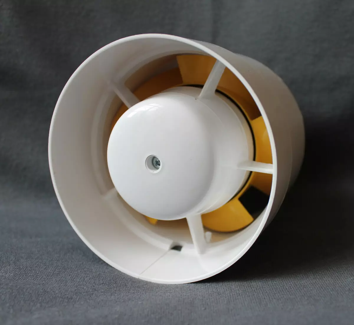 Ventilátor na toaletu: Výfukový ventilátor so spätným ventilom a tichým stropným ventilátorom pre kúpeľne, iné možnosti. Čo je lepšie vybrať si model? 10469_14