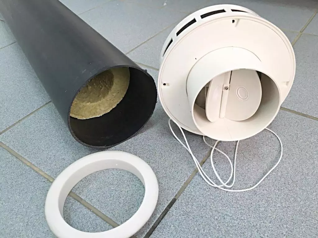 Ventilator u toalet: ispušni ventilator s provjerom ventila i tihi stropni ventilatori za kupaonice, ostale opcije. Što je bolje odabrati model? 10469_17
