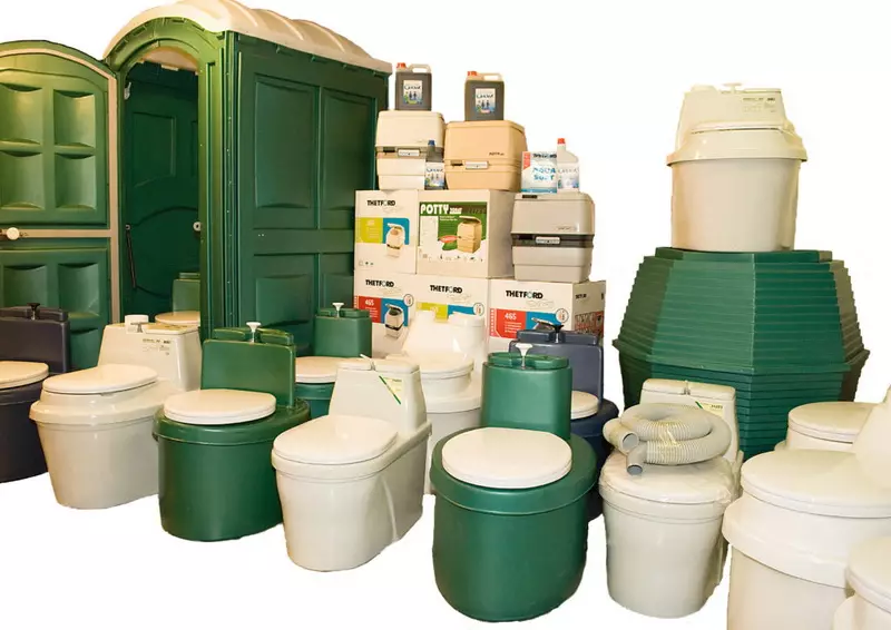 शौचालय क्या करता है? चीनी मिट्टी के बरतन और प्लास्टिक, faience और धातु, संगमरमर और स्टेनलेस स्टील, पारदर्शी और कांच 10476_24