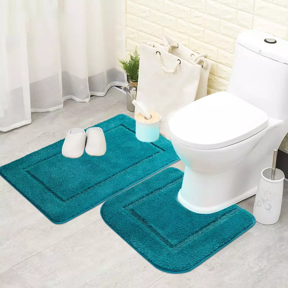 שטיחים לשירותים (40 תמונות): מודלים עם צוואר לשירותים, נוף של שטיחי טואלט מ איקאה יצרנים אחרים, מחצלות ירוקות גומי ועוד 10486_17
