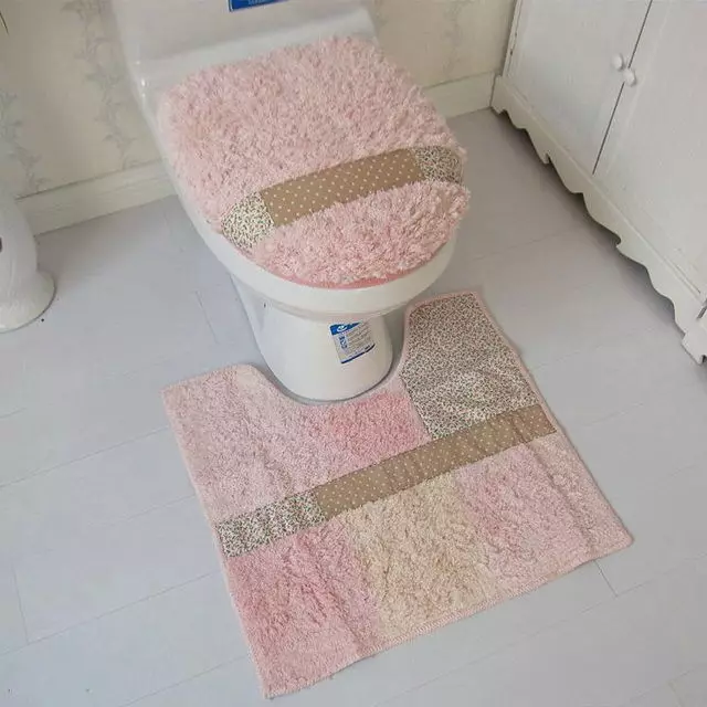 שטיחים לשירותים (40 תמונות): מודלים עם צוואר לשירותים, נוף של שטיחי טואלט מ איקאה יצרנים אחרים, מחצלות ירוקות גומי ועוד 10486_22