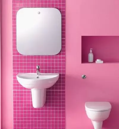 Cores de vaso sanitário (76 fotos): uso de tons brancos e cinza, vermelho e verde, azul e amarelo, luz e bege no design do banheiro 10500_33