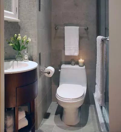 Design toaletu v Chrushchevce (58 fotografií): Dokončení malých toalet s dlažbou a jinými materiály. Možnosti interiéru WC 10503_19