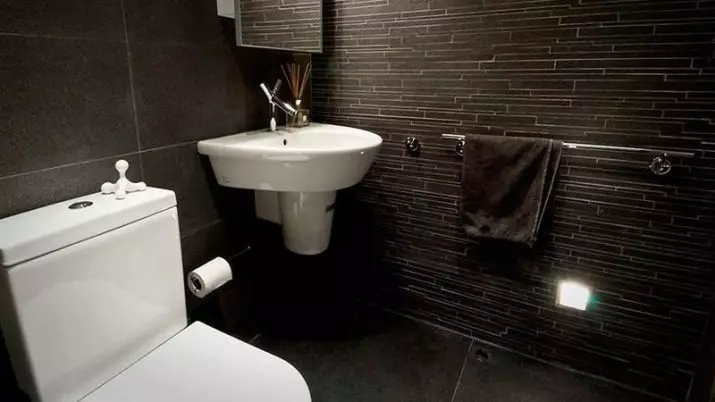 ტუალეტის დიზაინი Khrushchevka (58 ფოტო): მცირე ზომის ტუალეტების დასრულების ფილები და სხვა მასალები. პატარა ტუალეტის ინტერიერი პარამეტრები