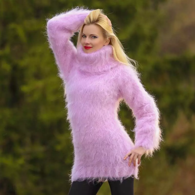 Fluffy gensere (49 bilder): Hva skal du ha på seg 1051_9