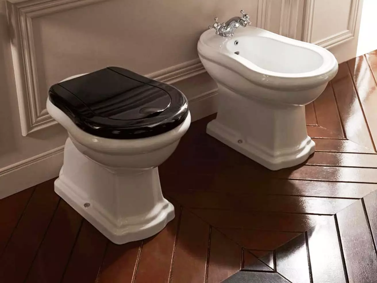 Моќен тоалет тоалет (40 фотографии): Карактеристики на единици за подот до носење со скриен резервоарот, преглед на скратени модели и тоалетни чинии со полица во сад 10525_8