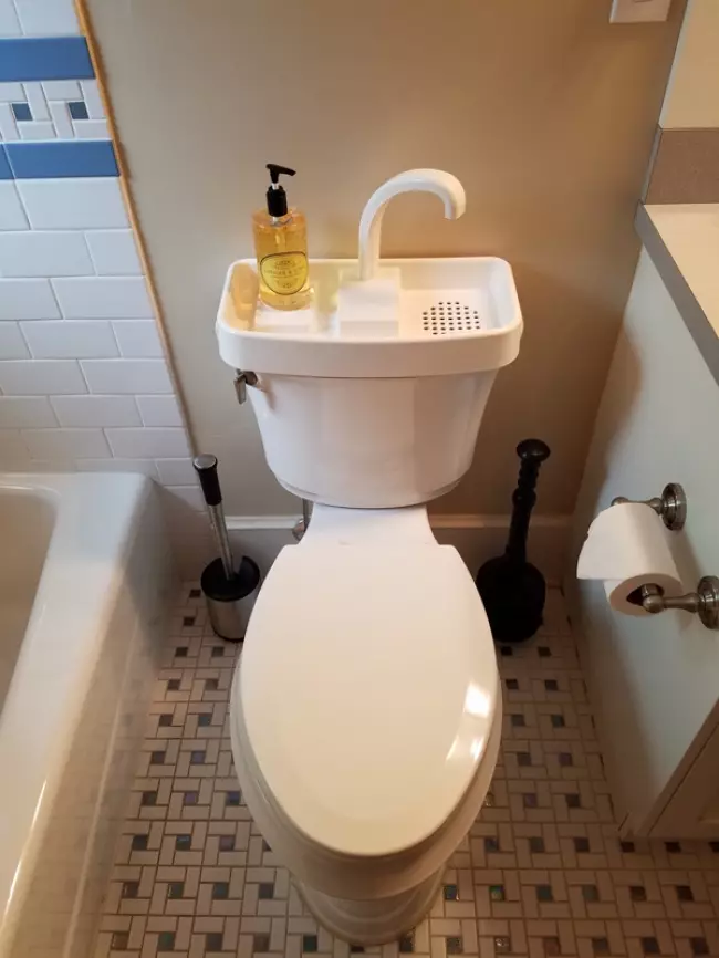 Bowl toilet ing tank: Desain mangkuk jamban gabungan kanthi washbasin. Setel 2 ing 1 kanthi nglelebke lan weteng, model liyane 10526_17