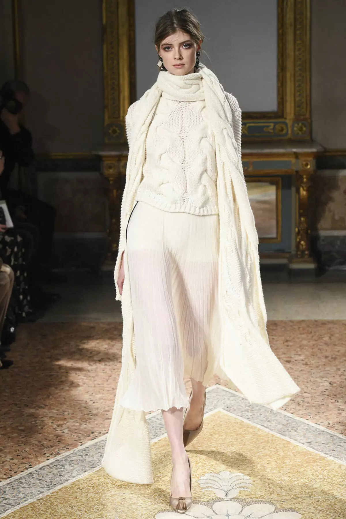 Áo len nữ (192 ảnh): áo len thời trang 2021, trắng, đen, dài, với cổ họng, cashmere, ấm, dệt kim, với bím tóc 1052_121