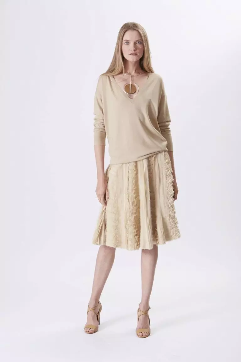 Жіночі светри (192 фото): модні светри 2021, білі, чорні, довгі, з горлом, з кашеміру, теплі, трикотажні, з косами 1052_168