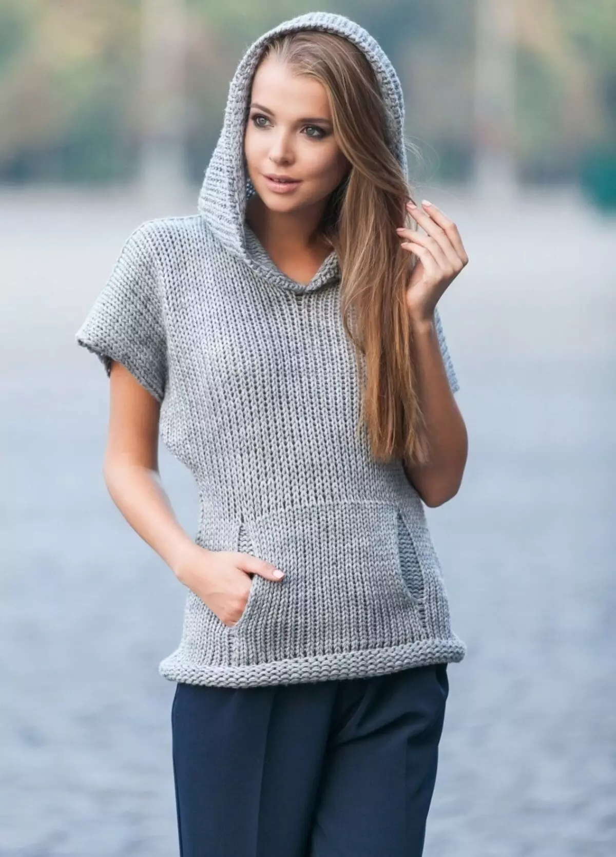 Жіночі светри (192 фото): модні светри 2021, білі, чорні, довгі, з горлом, з кашеміру, теплі, трикотажні, з косами 1052_17