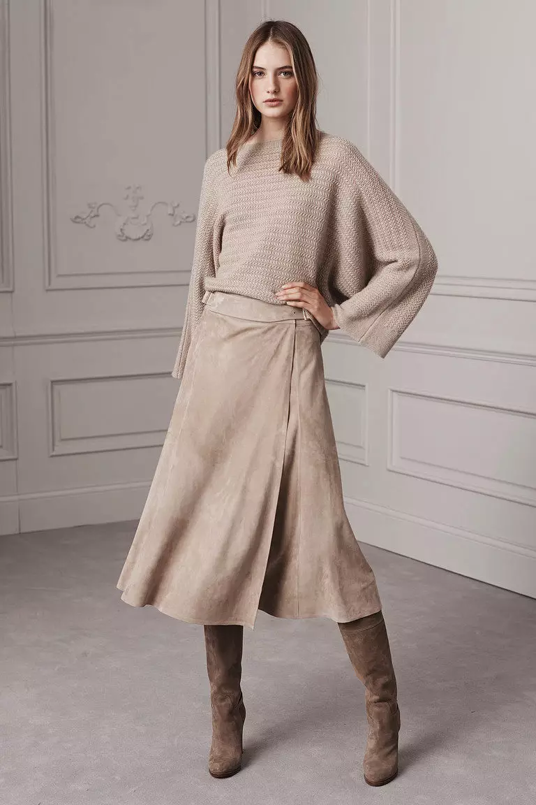 Жіночі светри (192 фото): модні светри 2021, білі, чорні, довгі, з горлом, з кашеміру, теплі, трикотажні, з косами 1052_172
