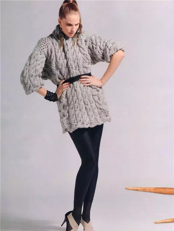 Жіночі светри (192 фото): модні светри 2021, білі, чорні, довгі, з горлом, з кашеміру, теплі, трикотажні, з косами 1052_187