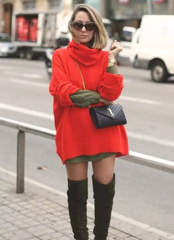 Жіночі светри (192 фото): модні светри 2021, білі, чорні, довгі, з горлом, з кашеміру, теплі, трикотажні, з косами 1052_69
