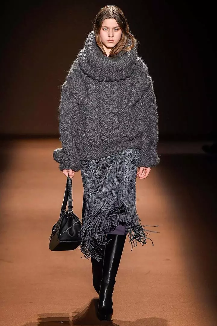 Жіночі светри (192 фото): модні светри 2021, білі, чорні, довгі, з горлом, з кашеміру, теплі, трикотажні, з косами 1052_70
