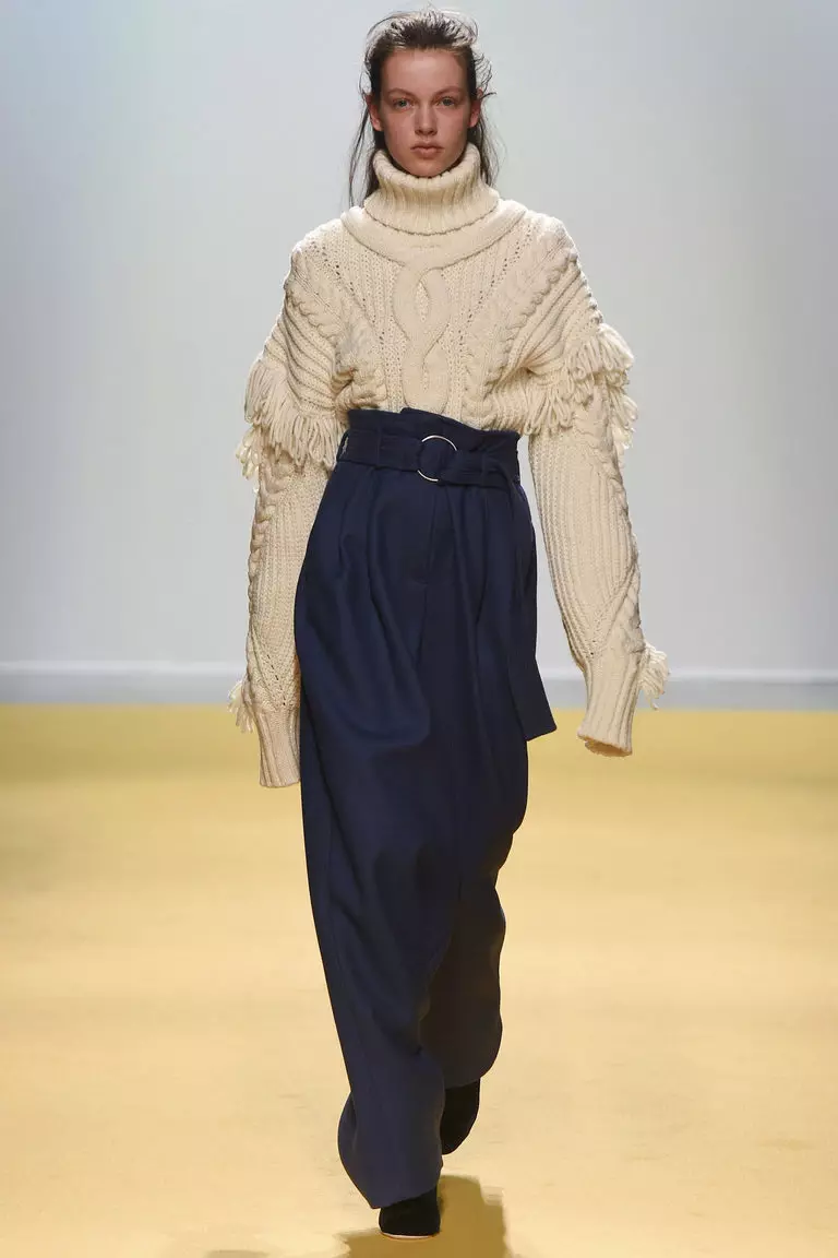 Жіночі светри (192 фото): модні светри 2021, білі, чорні, довгі, з горлом, з кашеміру, теплі, трикотажні, з косами 1052_80