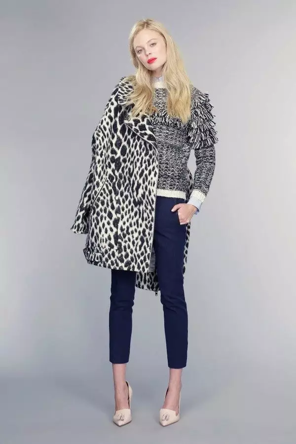 Жіночі светри (192 фото): модні светри 2021, білі, чорні, довгі, з горлом, з кашеміру, теплі, трикотажні, з косами 1052_93