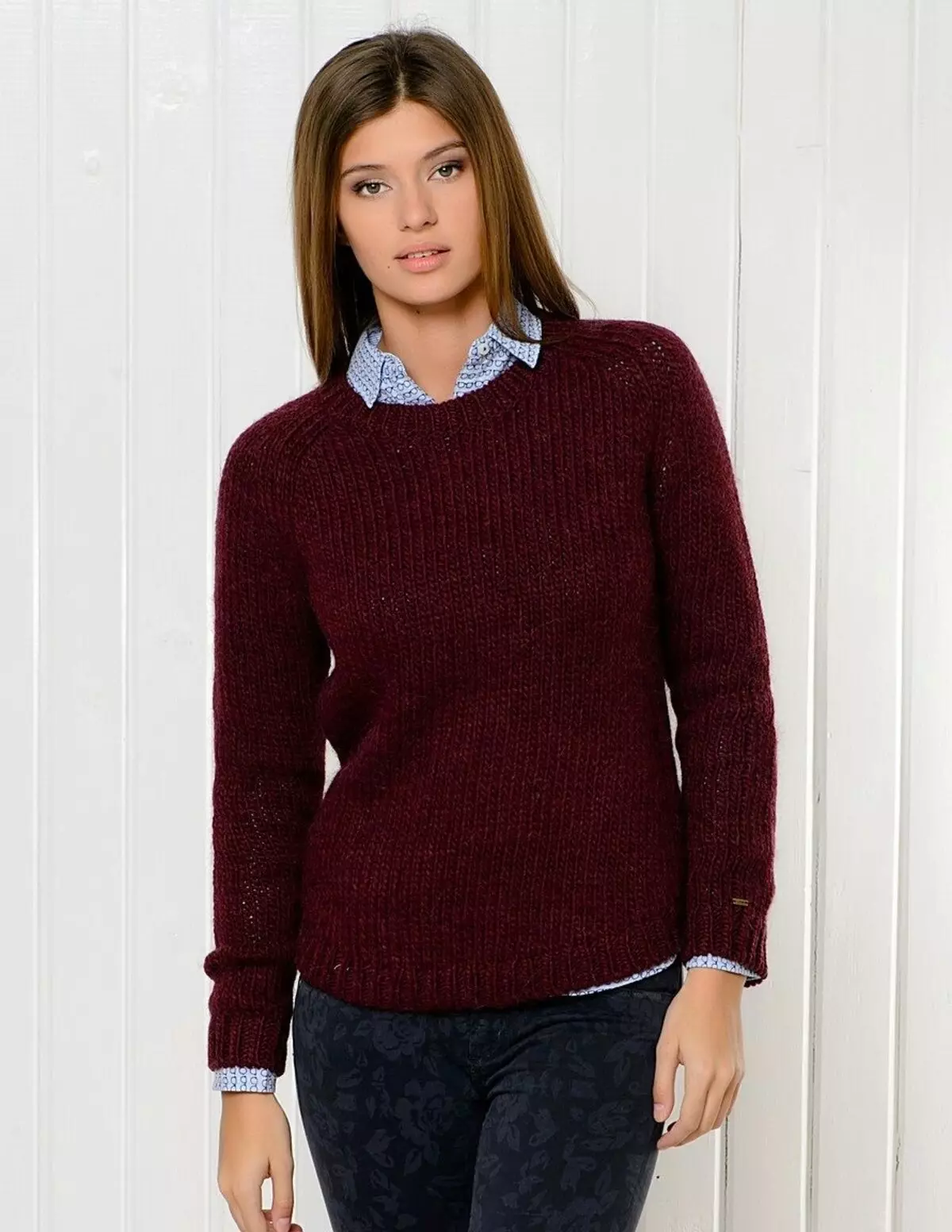 बरगंडी स्वेटर (34 फोटो): क्या पहनना है 1053_6