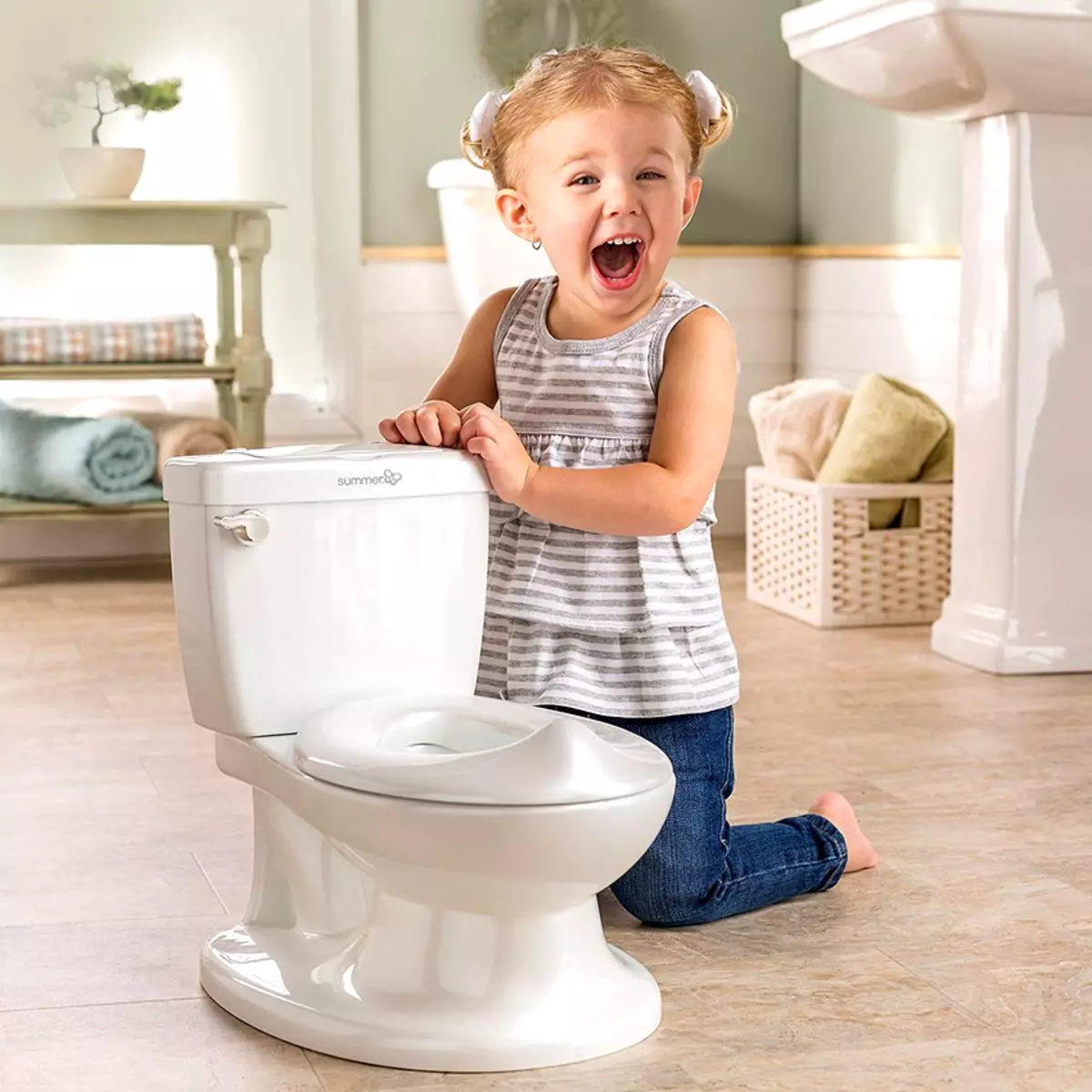 थेट रिलीझसह शौचालय: क्षैतिज ड्रेन असलेल्या शौचालयाचे वैशिष्ट्य. सर्वोत्तम मार्ग म्हणजे: थेट किंवा तिरस्करणीय? आकार, उंची आणि इतर पॅरामीटर्स 10548_24
