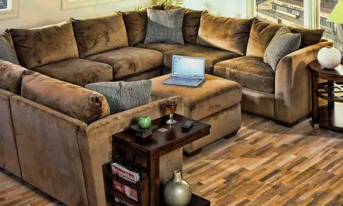 Kunstmatige suède voor meubels (23 foto's): Voordelen en nadelen van meubels stof voor bekleding van een bank, reviews 10574_6