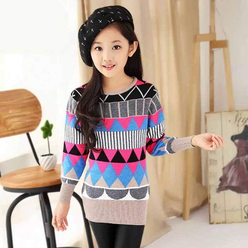 Детски пуловер 2021 (48 снимки): стилни модели за момичета и момчета от 2 години 1059_25