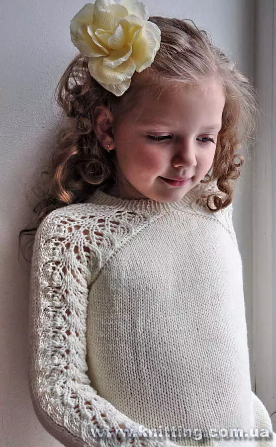 Pullover i fëmijëve 2021 (48 foto): modele elegant për djemtë dhe vajzat nga 2 vjet 1059_46