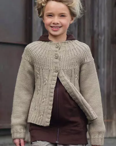 Детски пуловер 2021 (48 снимки): стилни модели за момичета и момчета от 2 години 1059_6