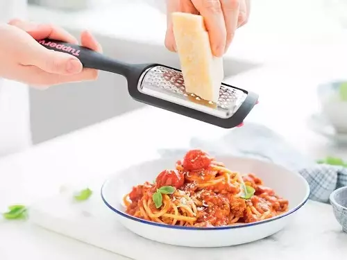 Tupperware Terki: Spiralizer għall-ħxejjex u graters b'kontenitur, shredder għall-ġobon u 