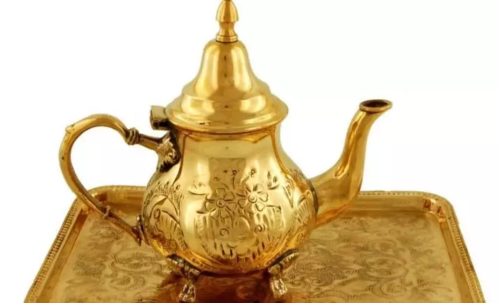 Metal Brewing Teapots (13 ảnh): Ấm kett bằng thép không gỉ và ấm trà đồng, sản phẩm tráng men và các loại khác 10647_10