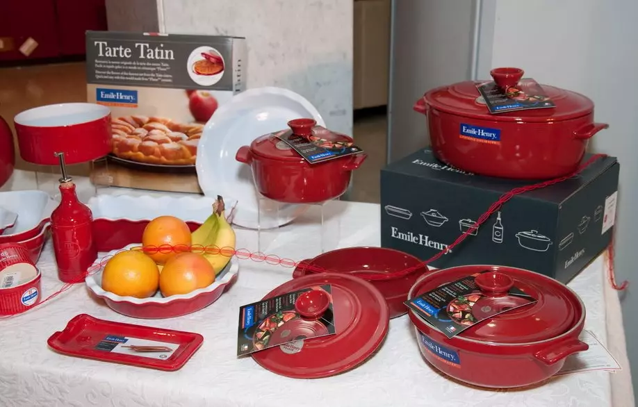 Oġġetti tal-mejda Franċiżi: Deskrizzjoni tal-platti Emile Henry u Le Creuset, Arcopal u Arcoroc, kif ukoll marki oħra ta 'Franza 10665_4