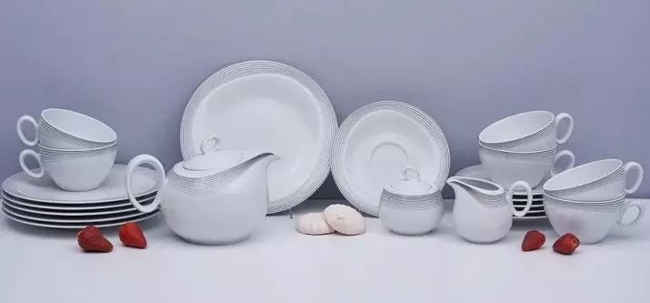Tea tableware (19 photos): Yadda za a zabi wani sa domin bikin? Abin da abubuwa bane girkawa shayi kamata shigar da shi? 10746_11