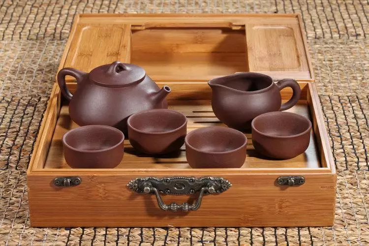Чај за столове (19 фотографија): Како одабрати сет за церемонију? Које су предмете за чај чаја требали ући? 10746_3