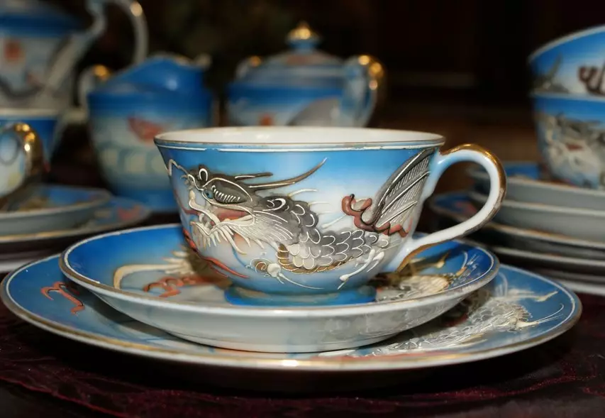 چاي tableware (19 سۈرەت): قانداق مۇراسىمى ئۈچۈن بىر يۈرۈش تاللاپ? قانداق چاي ئۇنى كىرگۈزۈشىڭىز كېرەك қайнатмақ باشقىچە? 10746_6