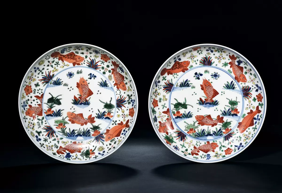 Chinese porselein (51 foto's): ontwikkeling geskiedenis, vintage vase en moderne wit eetgerei met brons. Hoe om ware porselein te onderskei van valse? 10756_2
