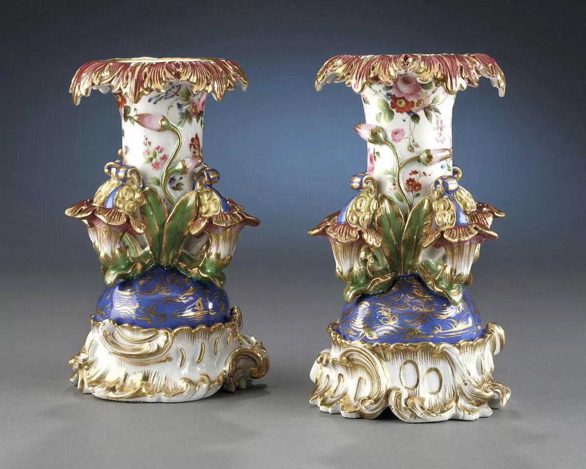 Chinese porselein (51 foto's): ontwikkeling geskiedenis, vintage vase en moderne wit eetgerei met brons. Hoe om ware porselein te onderskei van valse? 10756_28