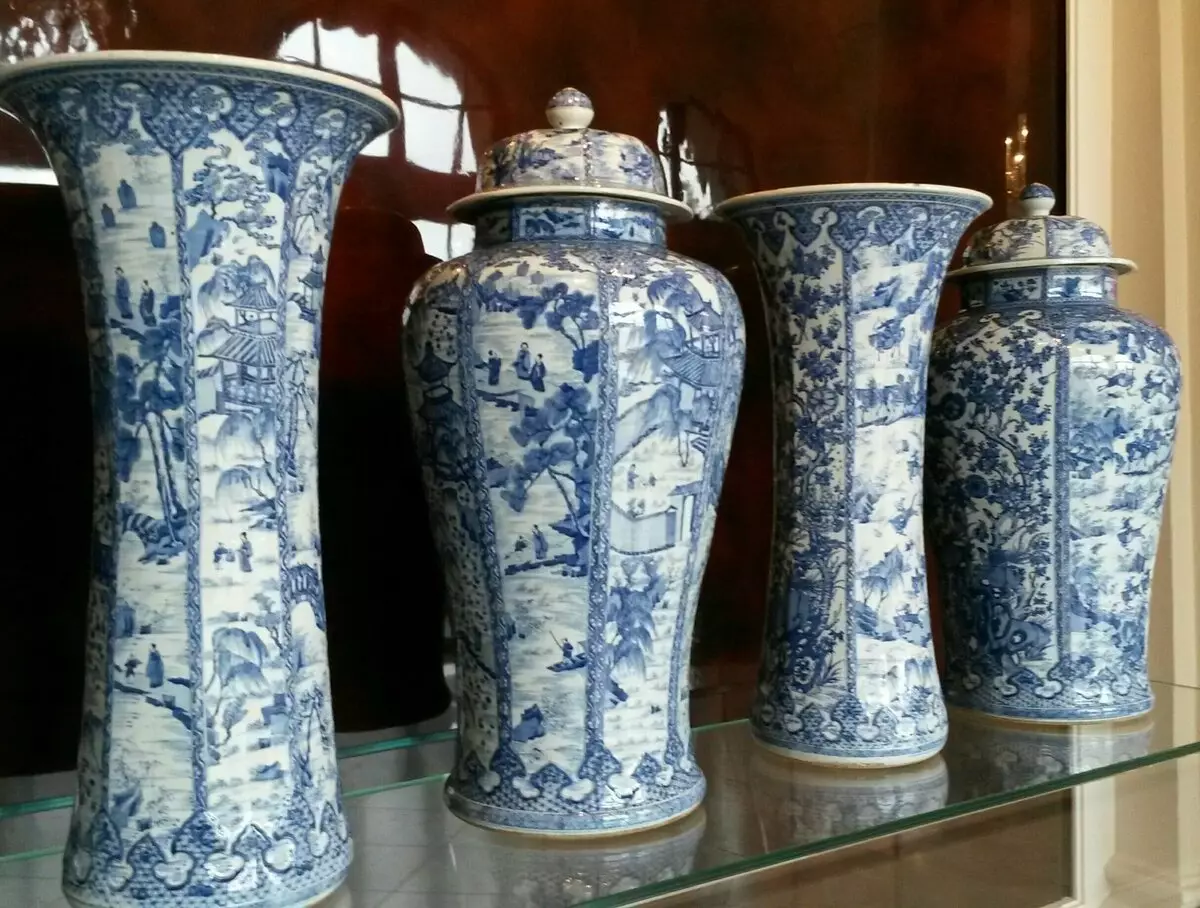 Chinese porselein (51 foto's): ontwikkeling geskiedenis, vintage vase en moderne wit eetgerei met brons. Hoe om ware porselein te onderskei van valse? 10756_7