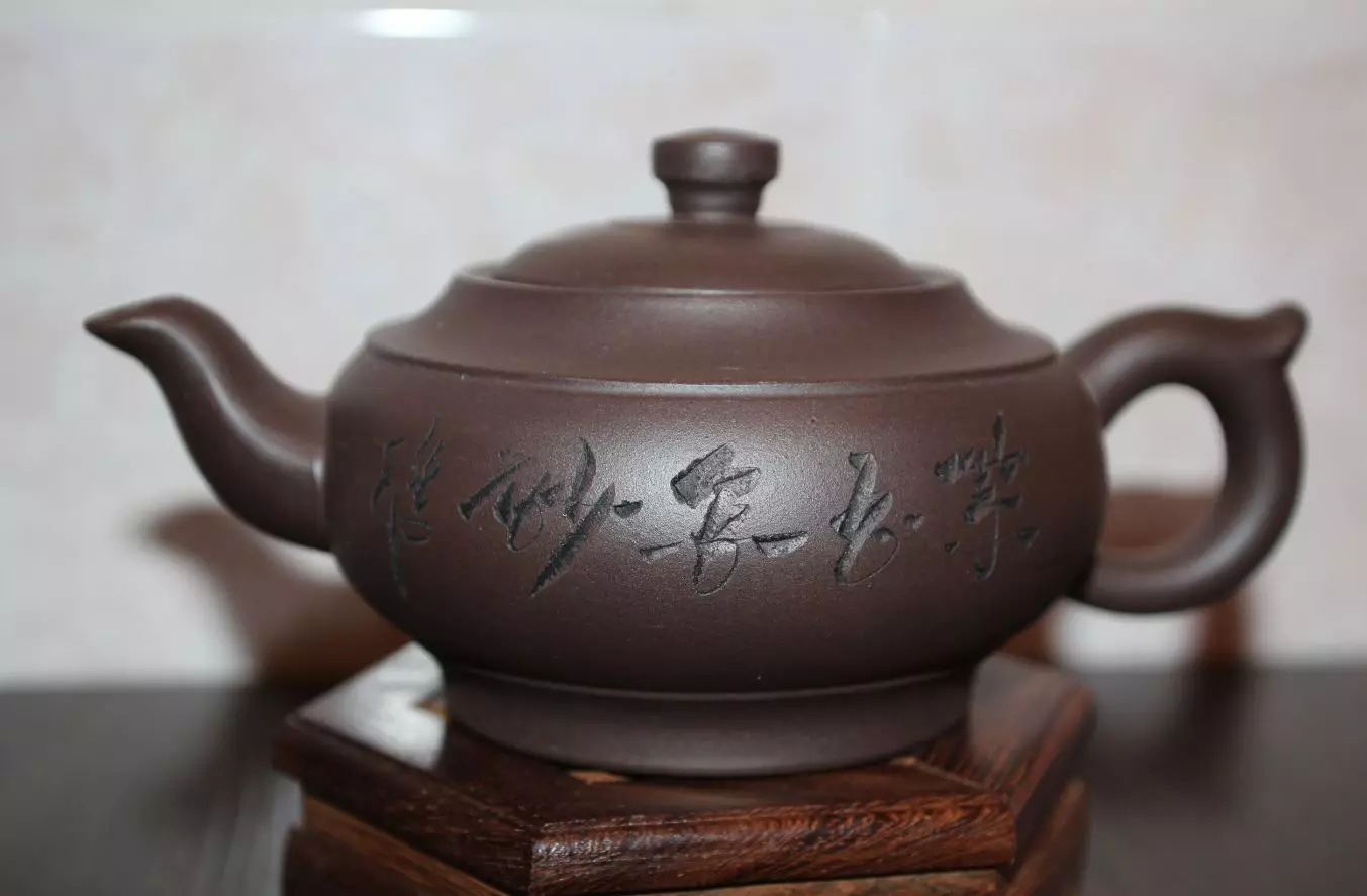 Teapot (42 Poto): Masakan kanggo Las Was Was, Model sareng tombol sareng string, gipfel sareng jangkungna & Box sareng bantal 10779_21