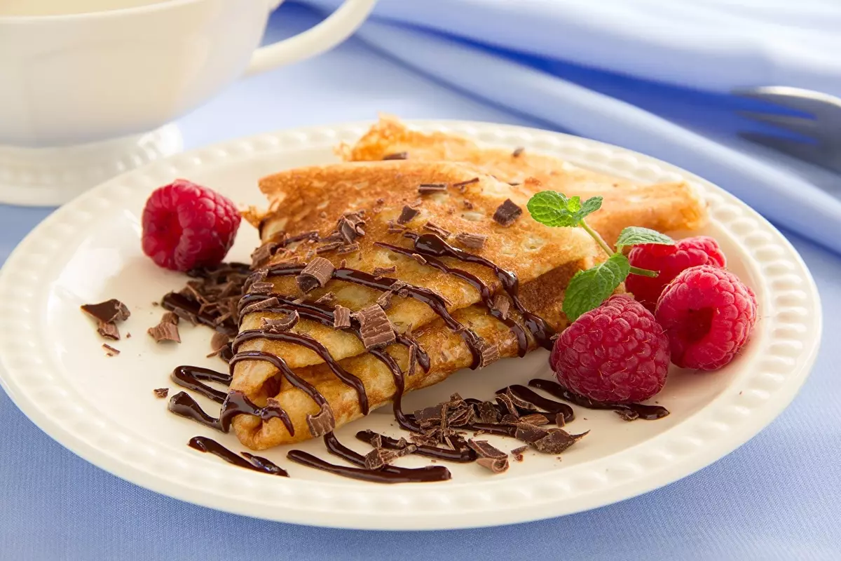 Món ăn cho bánh kếp có nắp: bánh pancake gốm với đĩa và đĩa, mô tả một dụng cụ nhà bếp pancake 10799_2