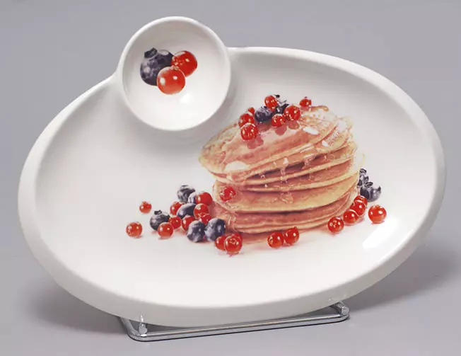 Plat fir Pancakes mat engem Deckel: Potamety Panake mat Platen a Sakers, Beschreiwung vun enger Pankkake Kitchen 10799_8