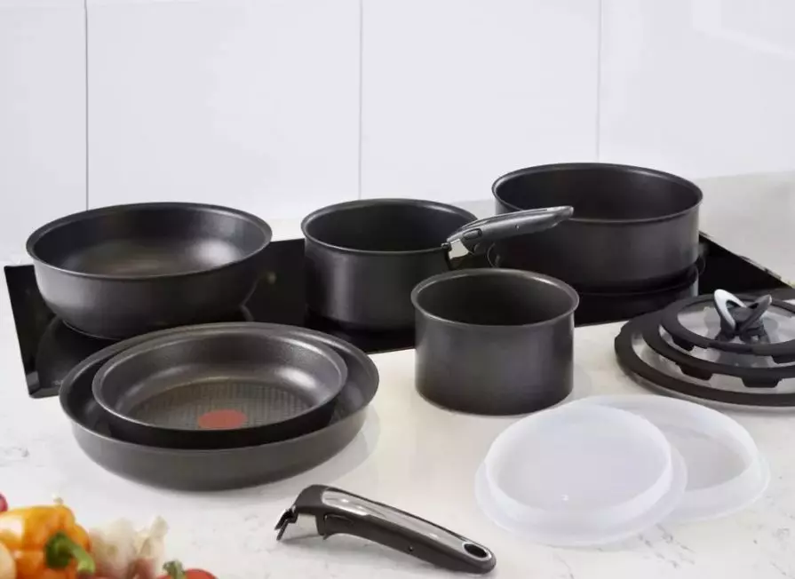 უჟანგავი ფოლადის კერძები: Metal Kitchenware- ის მახასიათებლები. როგორ გაწმენდა სამედიცინო ფოლადი Nagar სახლში? 10821_23