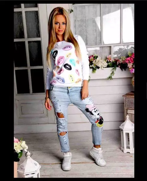 Jeans con Mickey Mouse (27 fotos): Modelos femininos con Appliqué 1084_9