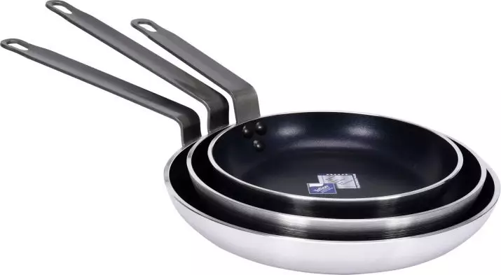 Frying pan pan: woking soya kwandon da ba stick stating da sauran models, sake nazarin abokin ciniki 10869_5
