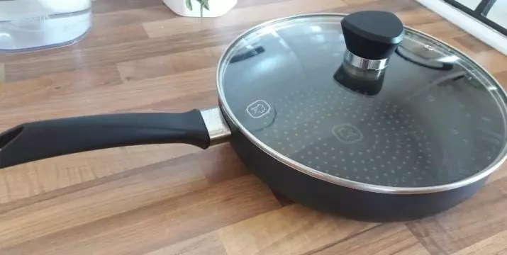 Tampilan Goreng Tresna: Woking Frying Pans kanthi lapisan non-kelet lan model liyane, review pelanggan 10869_7