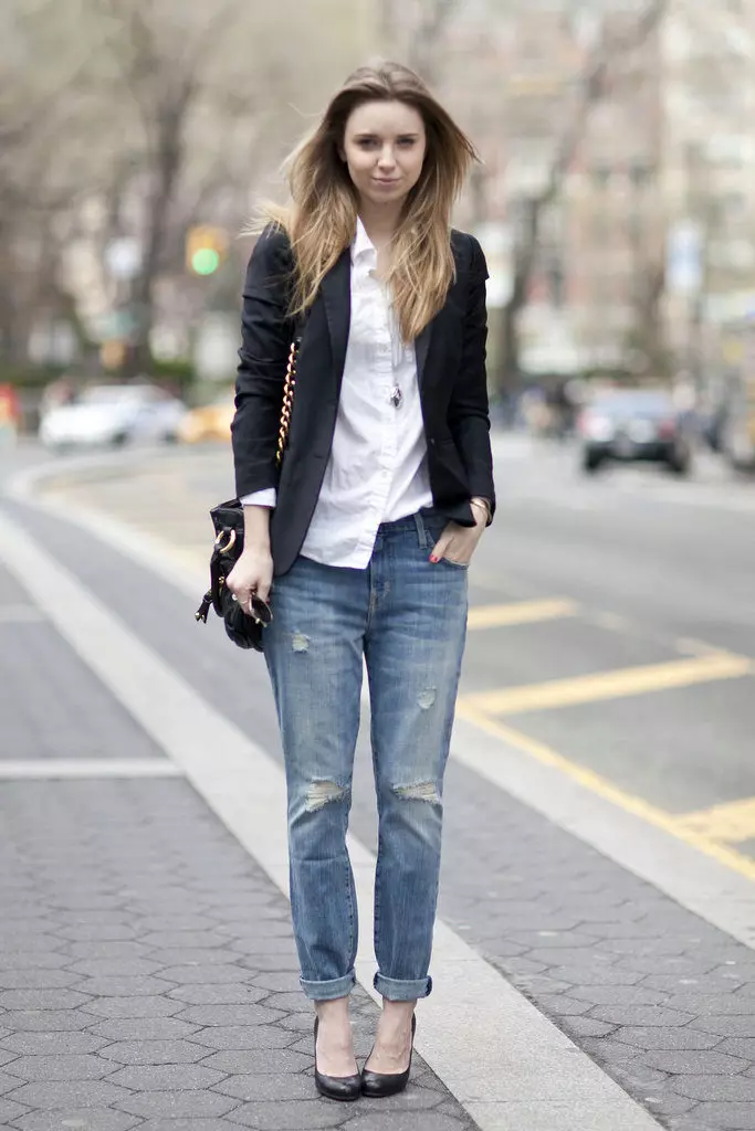 Jeans Lurus Wanita (45 Foto): Dengan mana dan bagaimana untuk memakai, panjang apa yang harus menjadi model langsung dari pinggul 1086_13
