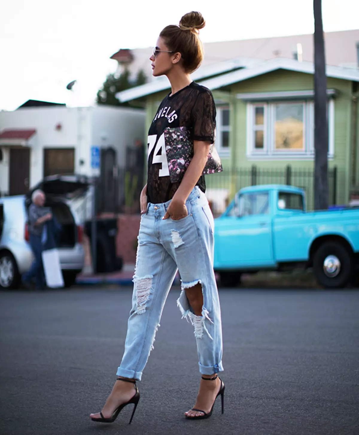 Jeans Lurus Wanita (45 Foto): Dengan mana dan bagaimana untuk memakai, panjang apa yang harus menjadi model langsung dari pinggul 1086_3
