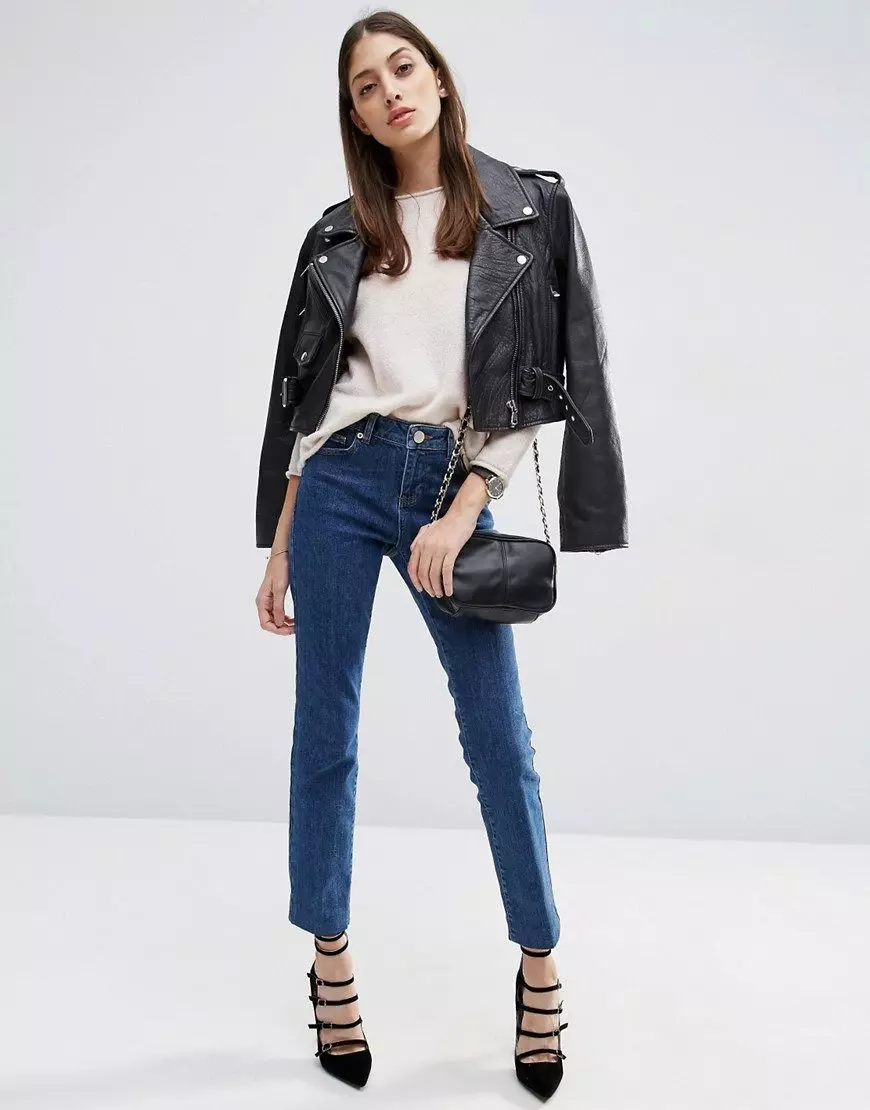 Jeans Lurus Wanita (45 Foto): Dengan mana dan bagaimana untuk memakai, panjang apa yang harus menjadi model langsung dari pinggul 1086_45